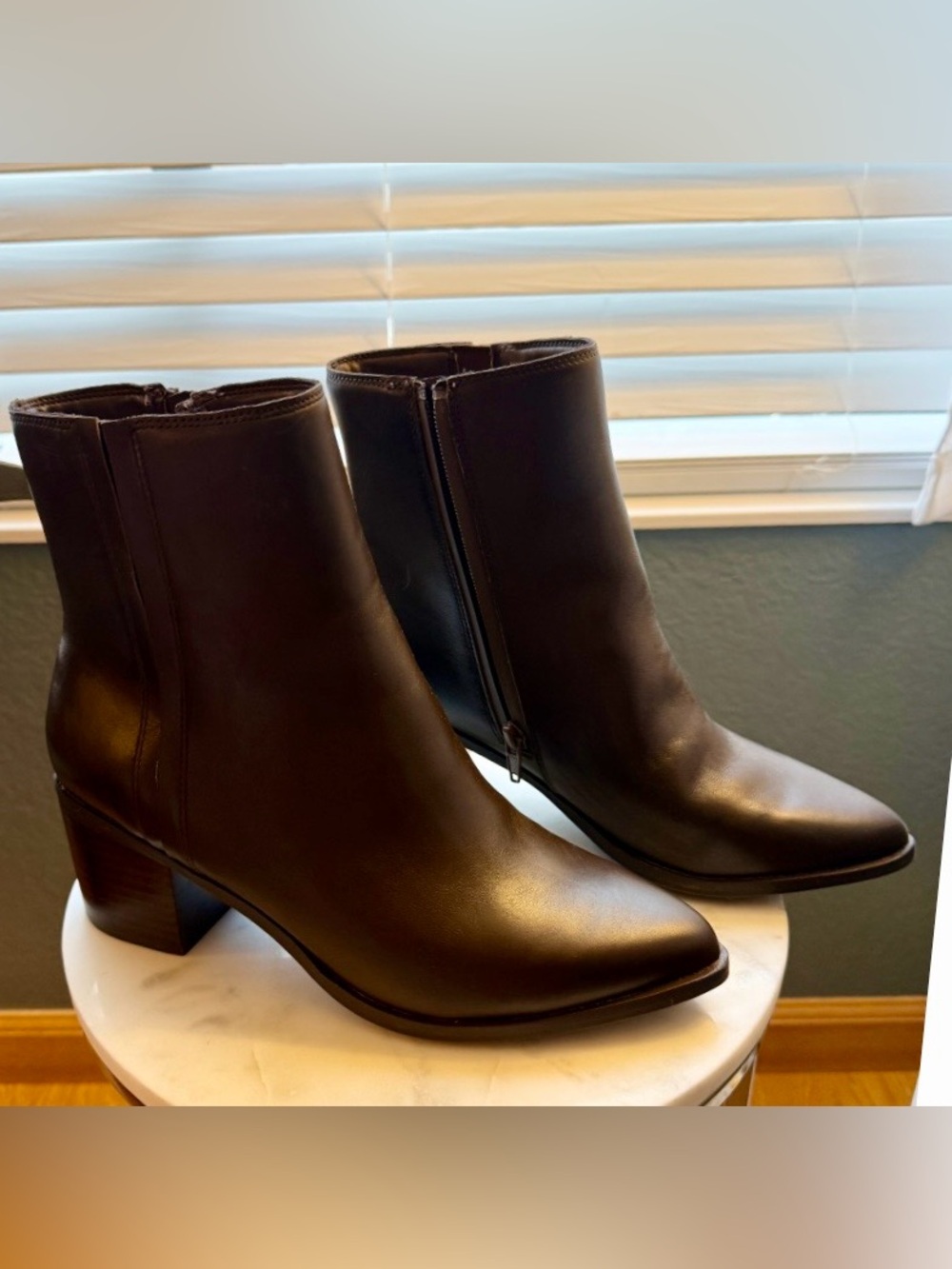Blondo Chocolate Brown Leather Ankle Booties with Side Zip